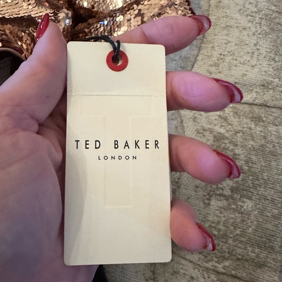 Ted Baker rose gold sequin blouse. Stunning ❤️ - Picture 2 of 4